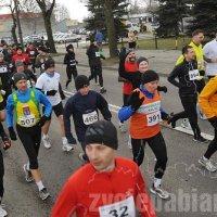 W II pabianickim półmaratonie ZHP pobiegło 627 zawodników. Było zimno i padał śnieg. Wygrał Sergii Okseniuk (nr 896) z Ukrainy 