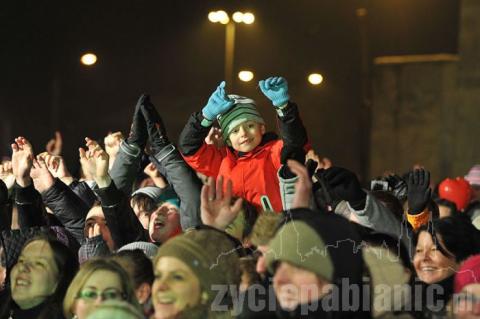 Zespół Weekend przyciągnął na Stary Rynek tłumy ludzi. Tak grała orkiestra w Pabianicach