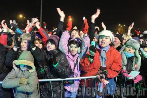 Zespół Weekend przyciągnął na Stary Rynek tłumy ludzi. Tak grała orkiestra w Pabianicach