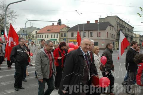 Dwa razy więcej pabianiczan w pochodzie 1-majowym