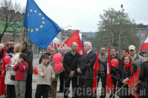 Dwa razy więcej pabianiczan w pochodzie 1-majowym