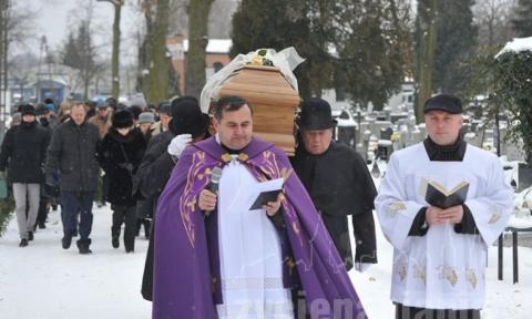 W piątek na cmentarzu rzymskokatolickim pw. św. Antoniego w Łodzi pożegnaliśmy Henryka Langierowicza. Trener i twórca pabianickiej koszykówki miał 81 lat.