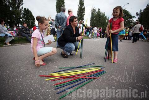 Były śpiewy, tańce i 2-godzinna kolejka po watę