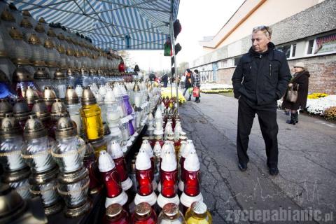 Tysiące pabianiczan odwiedziło groby swoich bliskich.