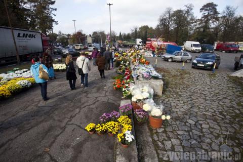 Tysiące pabianiczan odwiedziło groby swoich bliskich.