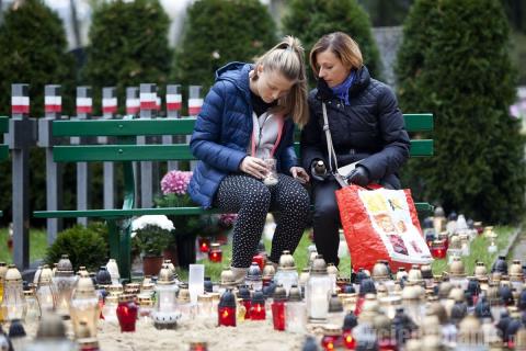 Tysiące pabianiczan odwiedziło groby swoich bliskich.