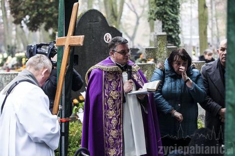 Monika Zbrojewska zmarła 30 października. Została pochowana w Pabianicach