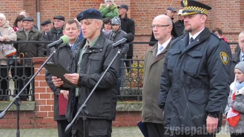 Msza, apel, składanie kwiatów i bieg niepodległości - tak wyglądały obchody 97. rocznicy odzyskania przez Polskę niepodległości w Pabianicach.