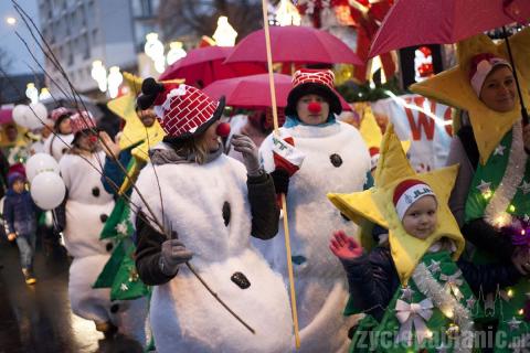 Świąteczna parada przemaszerowała ul. Zamkową