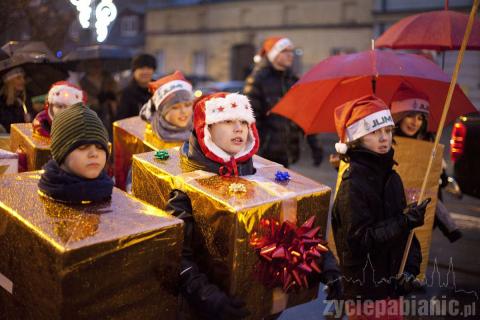 Świąteczna parada przemaszerowała ul. Zamkową