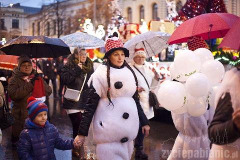 Świąteczna parada przemaszerowała ul. Zamkową