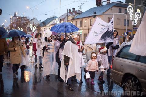 Świąteczna parada przemaszerowała ul. Zamkową