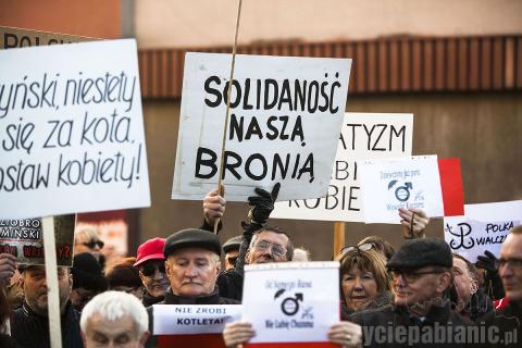 Czarny protest w Pabianicach