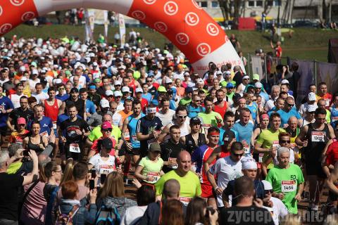 1h 18 minut zajęło pierwszemu pabianiczaninowi przebiegnięcie półmaratonu