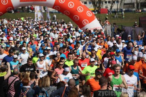 1h 18 minut zajęło pierwszemu pabianiczaninowi przebiegnięcie półmaratonu