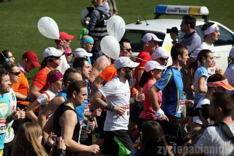 1h 18 minut zajęło pierwszemu pabianiczaninowi przebiegnięcie półmaratonu