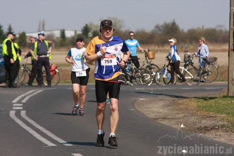 1h 18 minut zajęło pierwszemu pabianiczaninowi przebiegnięcie półmaratonu