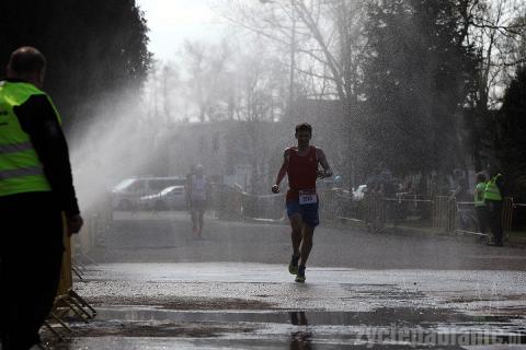 1h 18 minut zajęło pierwszemu pabianiczaninowi przebiegnięcie półmaratonu