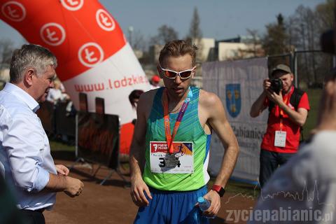 1h 18 minut zajęło pierwszemu pabianiczaninowi przebiegnięcie półmaratonu