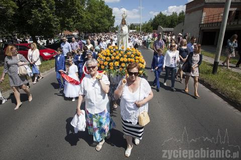 Ulicami Pabianic przeszły procesje