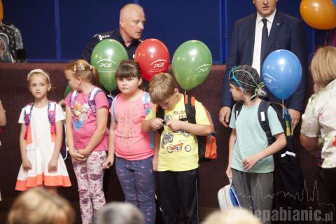 Aż 70 dzieci dostało swoje „Energetyczne tornistry”. Każda wyprawka warta ok. 130 zł