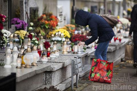 Pabianiczanie odwiedzili groby bliskich