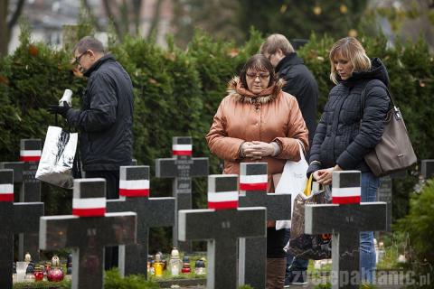 Pabianiczanie odwiedzili groby bliskich