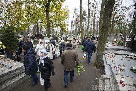 Pabianiczanie odwiedzili groby bliskich