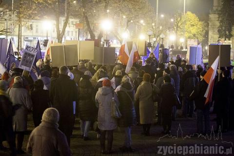 Stop Dewastacji Polski - wiec Komitetu Obrony Demokracji