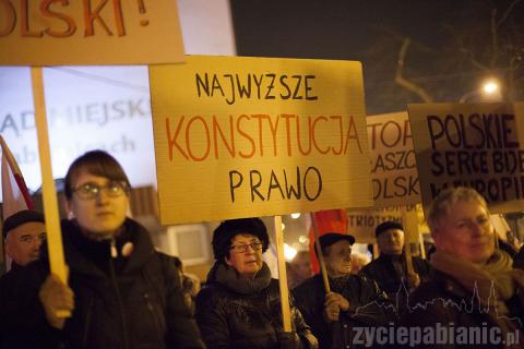 Stop Dewastacji Polski - wiec Komitetu Obrony Demokracji