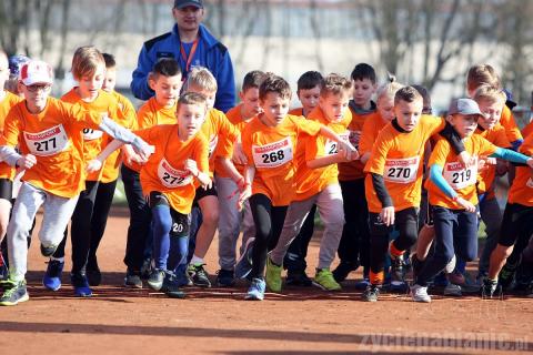 Były wielkie emocje. Najmłodsi pobiegli w Półmaratoniku