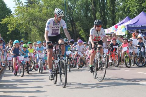 wyścig przedszkolaków na rowerach Życie Pabianic