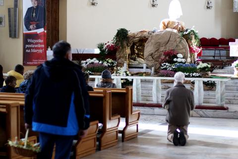 Wielkanoc: pabianiczanie ruszyli ze święconkami Życie Pabianic