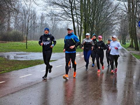 Wystartował! 42-letni Przemek Antczak przebiegnie 211 kilometrów w 5 dni