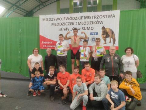 Ekipa ASW Nelson Pabianice podczas międzyewojewódzkich mistrzostw młodzików Życie Pabianic