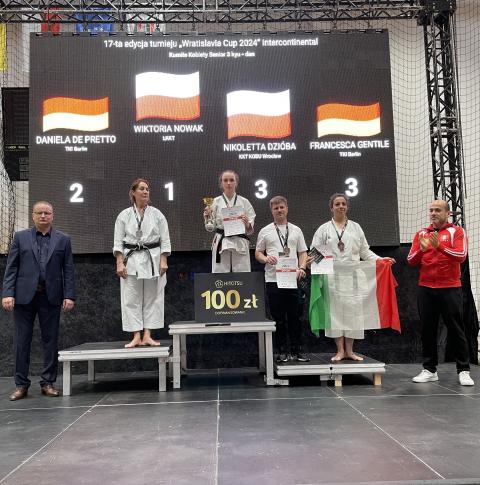 Wiktoria Nowak zdobyła dwa medale w turnieju karate Vratislavia Cup Życie Pabianic