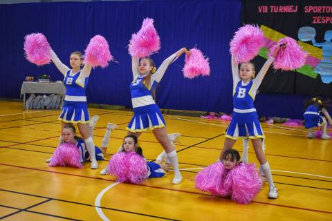 Turniej cheerleaders dla szkół podstawowych Życie Pabianic