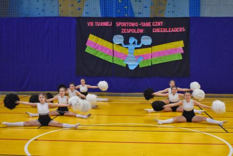 Turniej cheerleaders dla szkół podstawowych Życie Pabianic