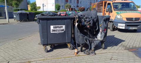 pożar wiaty na śmieci