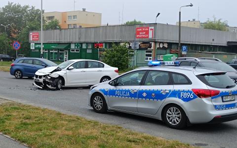 Citroen zderzył się z Fiatem. Dwie osoby w szpitalu Życie Pabianic