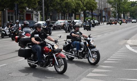 Zaryczały silniki. Przez miasto przejechała parada motocykli