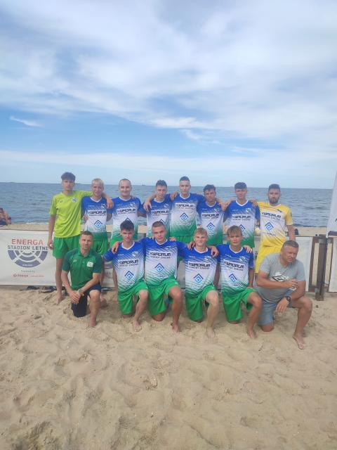 Piłkarze Włókniarza Pabianice zajęli 9. miejsce w młodzieżowym Pucharze Polski w beach soccerze Życie Pabianic