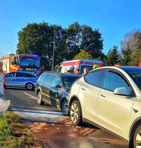 Uderzyła volkswagen w tył tesli Życie Pabianic