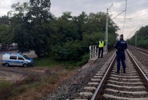 Pod kołami pociągu zginął 24-latek Życie Pabianic