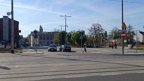 ul. Stary Rynek: kierowcy jeżdżą pod prąd.