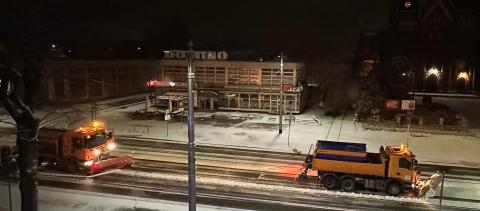 Pierwsze odśnieżanie. Wszystkie piaskarki wyjechały na drogi Życie Pabianic