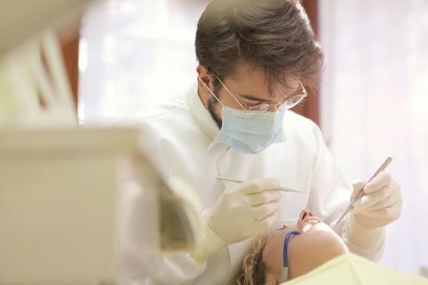 Jak wybrać odpowiedniego dentystę Życie Pabianic