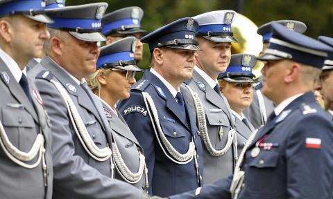 Święto Policji w Pabianicach. Awansowano i wyróżniono funkcjonariuszy Życie Pabianic