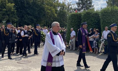 W ostatniej drodze strażakowi towarzyszyli koledzy