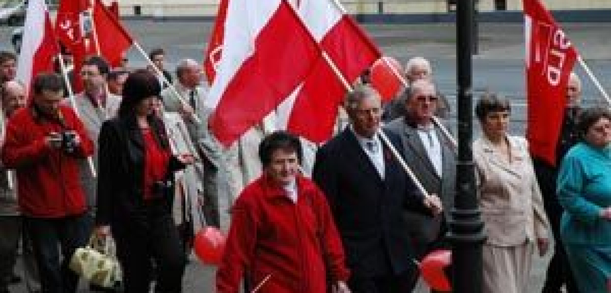 Był wiec przed pomnikiem